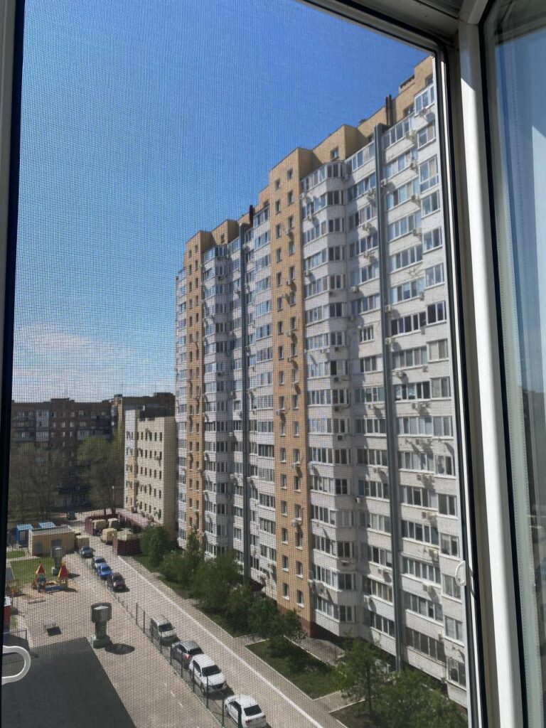 Установка москитной сетки